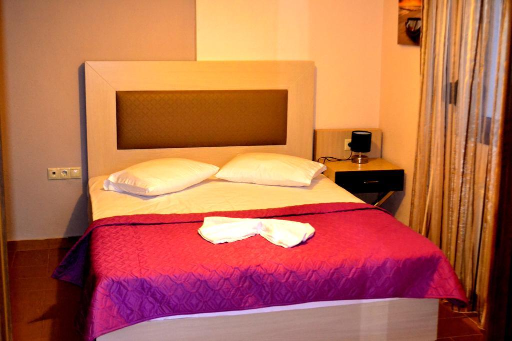 Αmalia Lux Villas Vrasná الغرفة الصورة