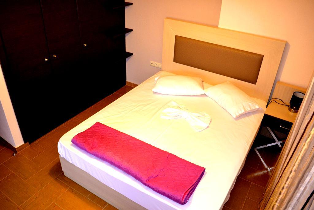 Αmalia Lux Villas Vrasná الغرفة الصورة